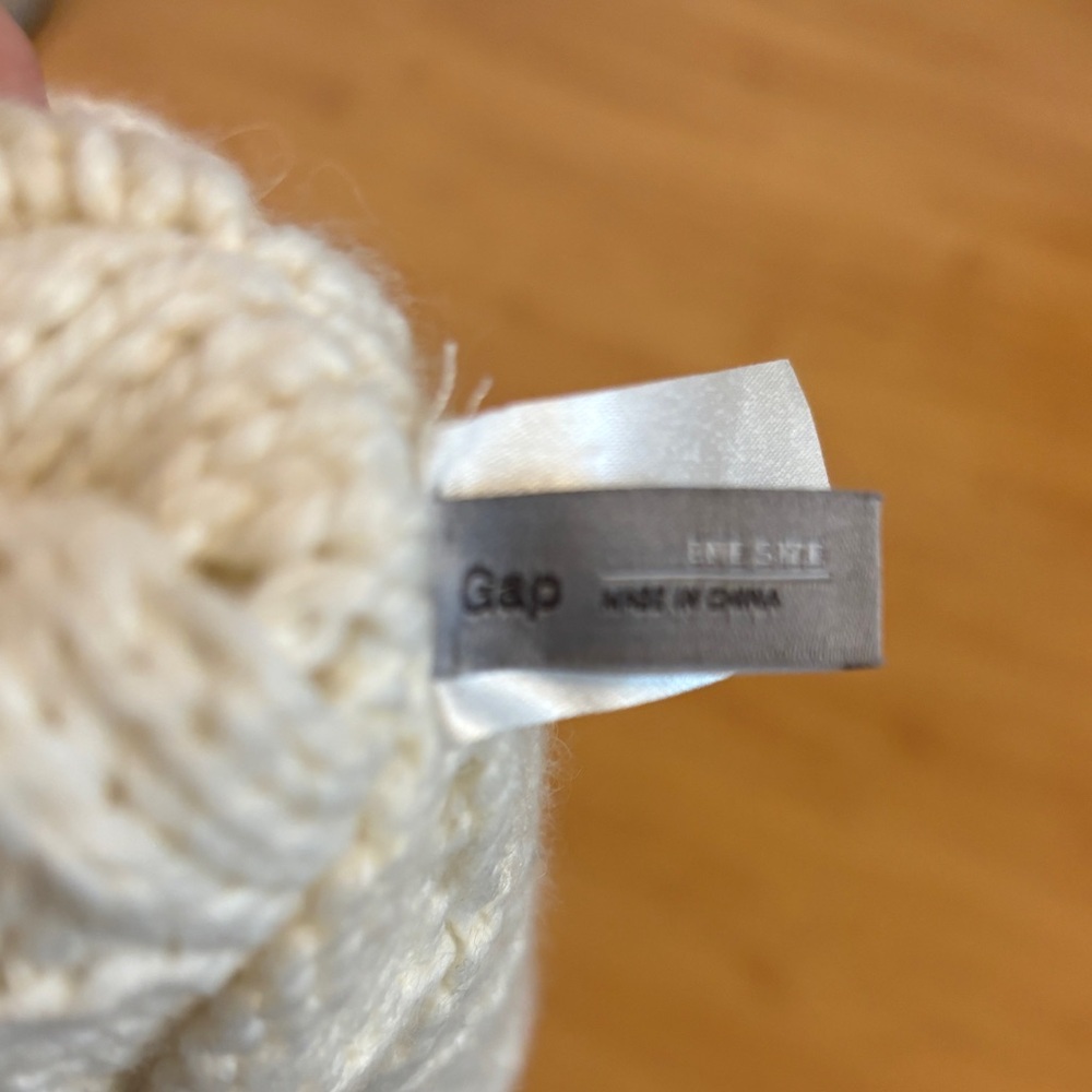 GAP infinity scarf - Picture 3 of 3
